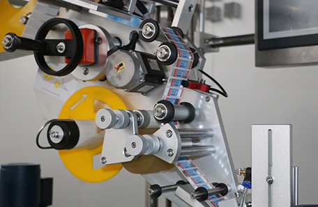 平面前轉(zhuǎn)角貼標(biāo)機(jī)