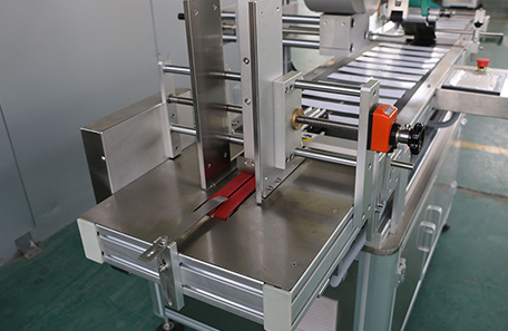 刮刮卡分頁貼標機