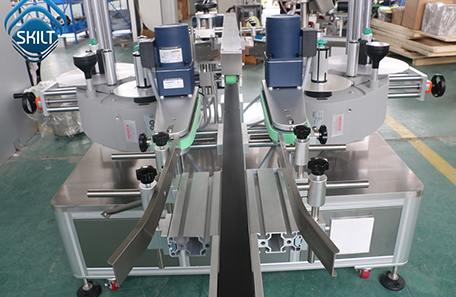 包裝箱轉角貼標機