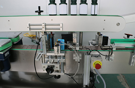 橄欖油貼標(biāo)機(jī)